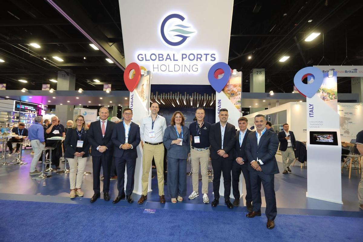 La delegación canaria con la familia de Global Ports Holding y Global Ports Canary Islands