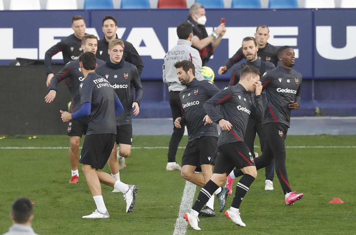 Sesión del Levante en el Ciutat antes de enfrentarse al Valencia