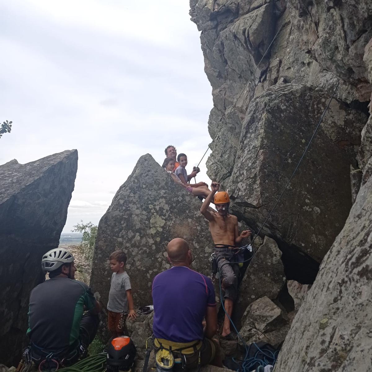 Concentración de escaladores en Arrabalde.