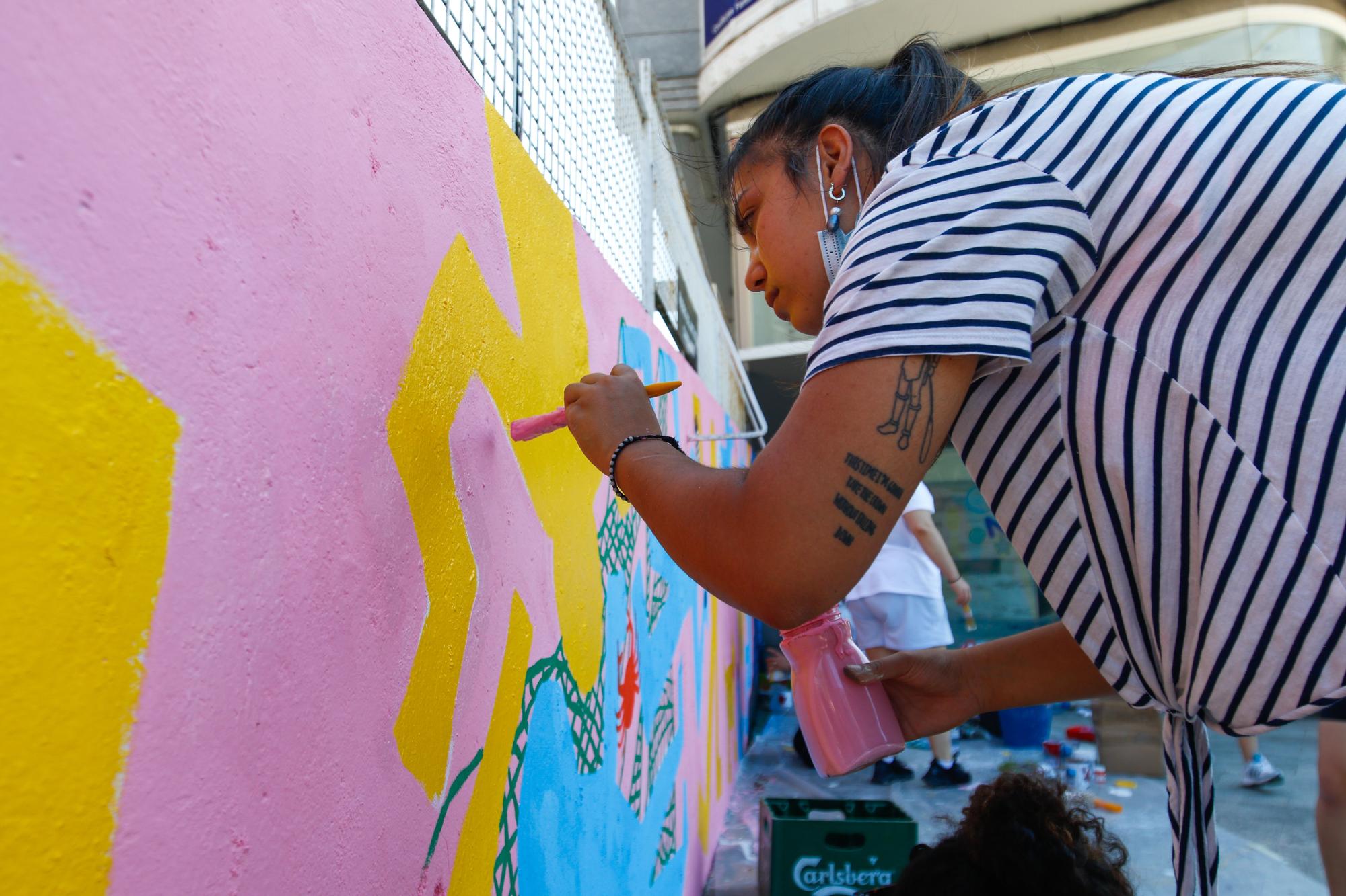 Dos grandes murales urbanos ponen el broche al “Rueiro de artistas”