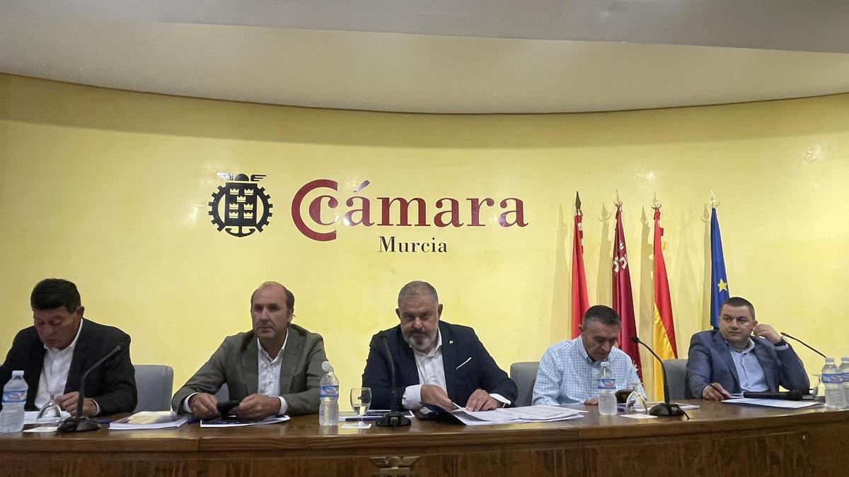 El presidente del Scrats, Lucas Jiménez, ha presidido el encuentro celebrado en la Cámara de Comercio de Murcia.