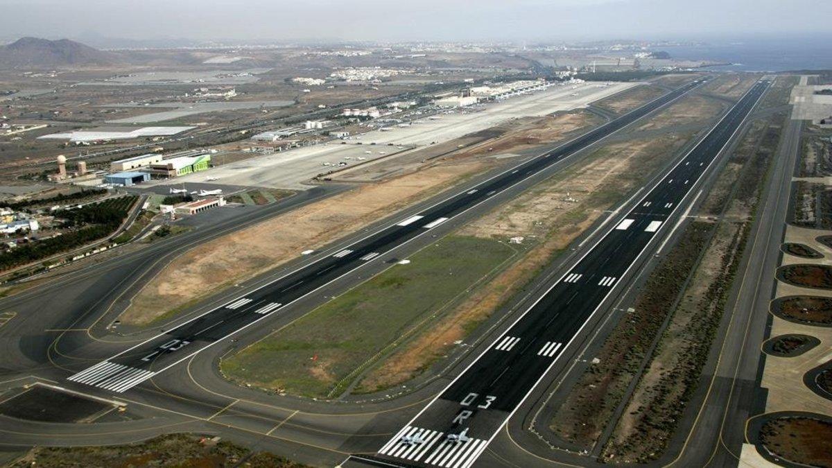 Las dos pistas del aeropuerto de Gran Canaria