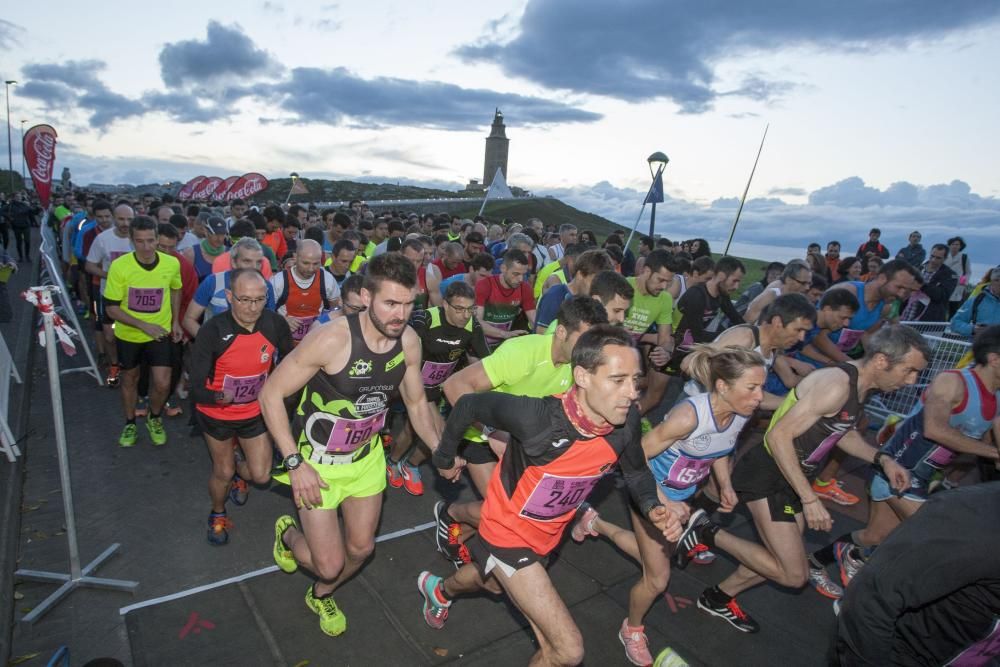 La carrera nocturna de la Torre de Hércules