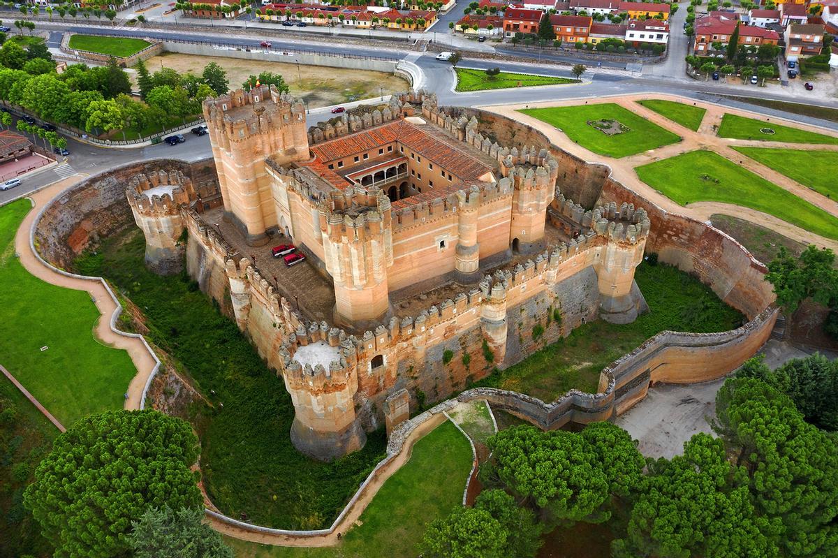 Vista del castillo de Coca, en Segovia.