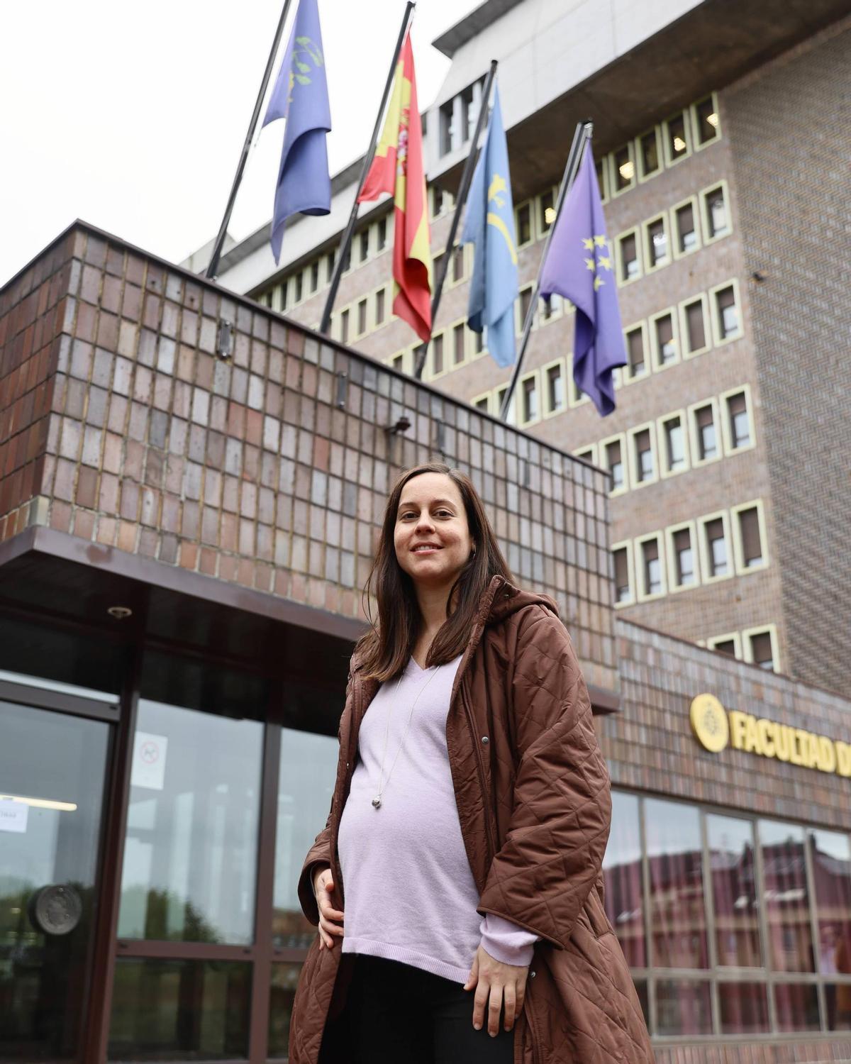 Leticia González Blanco, ayer, en la Facultad de Medicina de Oviedo.