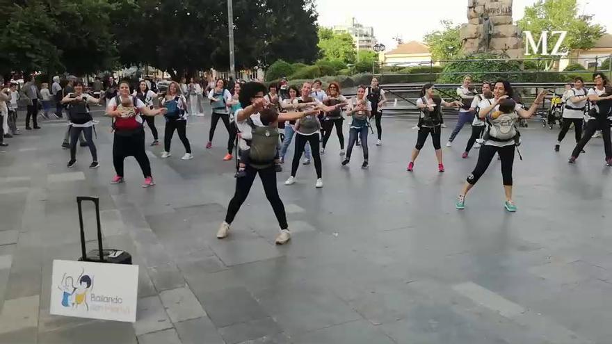 Tanzeinlage auf der Plaça d'Espanya in Palma