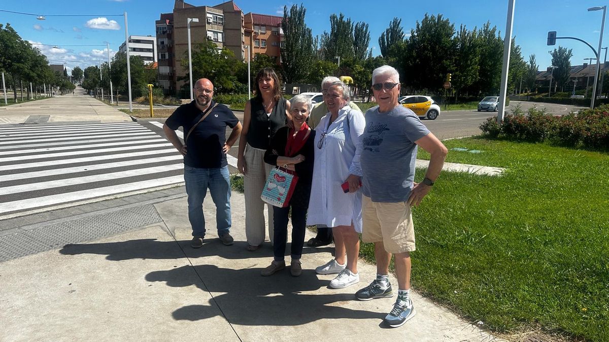 La portavoz socialista en Zaragoza, Lola Ranera, este lunes en Valdefierro.
