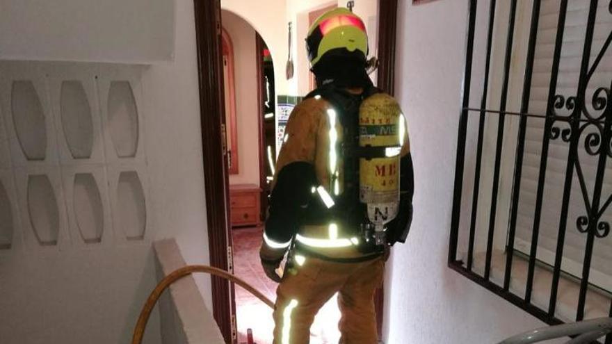 Un fuego en una vivienda de l&#039;Alfàs causa un herido leve por inhalación de humo