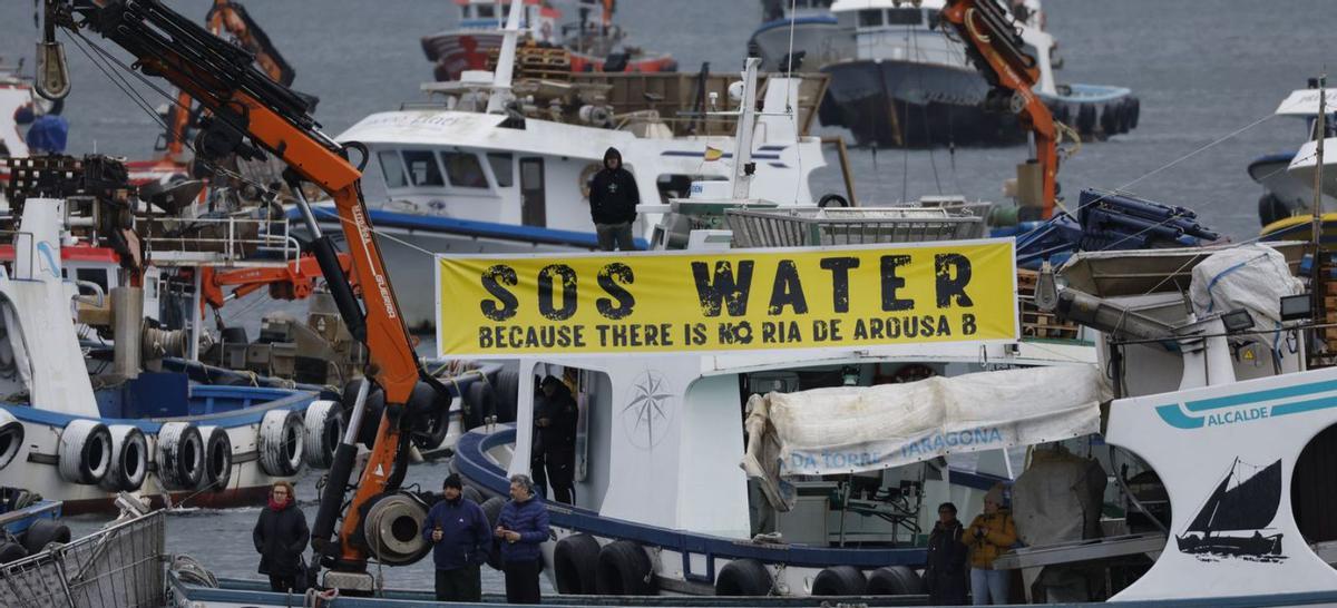 A la manifestación se sumaron barcos y marineros. | Lavandeira Jr.