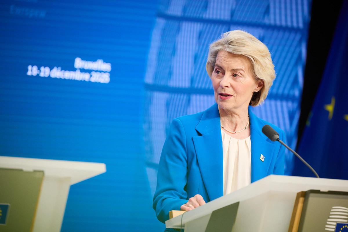 La presidenta de la Comissió Europea, Ursula von der Leyen, durant una roda de premsa