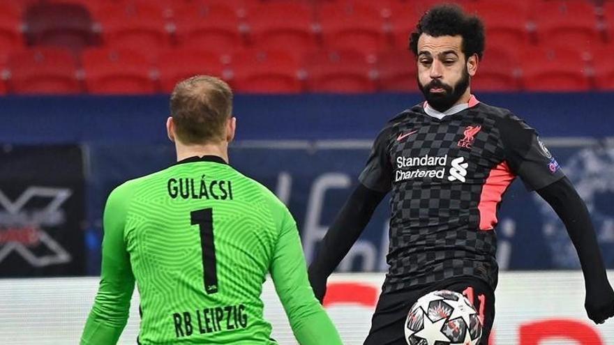 El Liverpool pone un pie cuartos de final (0-2)