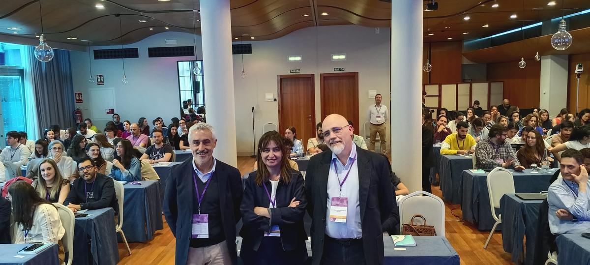 Por la izquierda, Emilio Sánchez, Esther González y Alfonso Pobes, en la primera jornada del curso.
