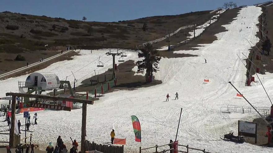 Aramón refuerza su oferta de esquí para Navidad con la apertura de Javalambre este sábado