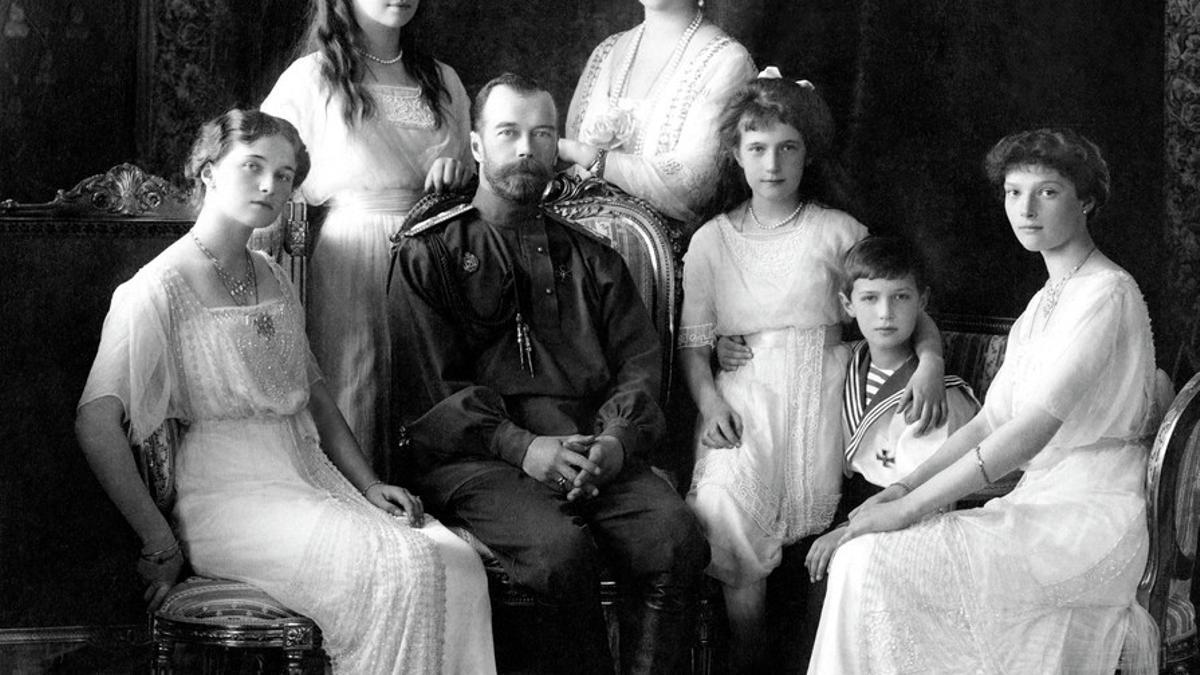 El Zar Nicolás II y su familia en una fotografía de 1913.