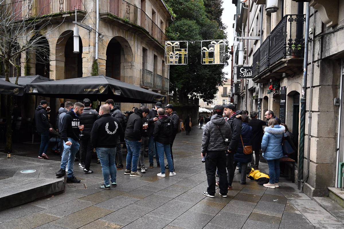 Los aficionados ferrolanos desplazados, en la Praza da Verdura