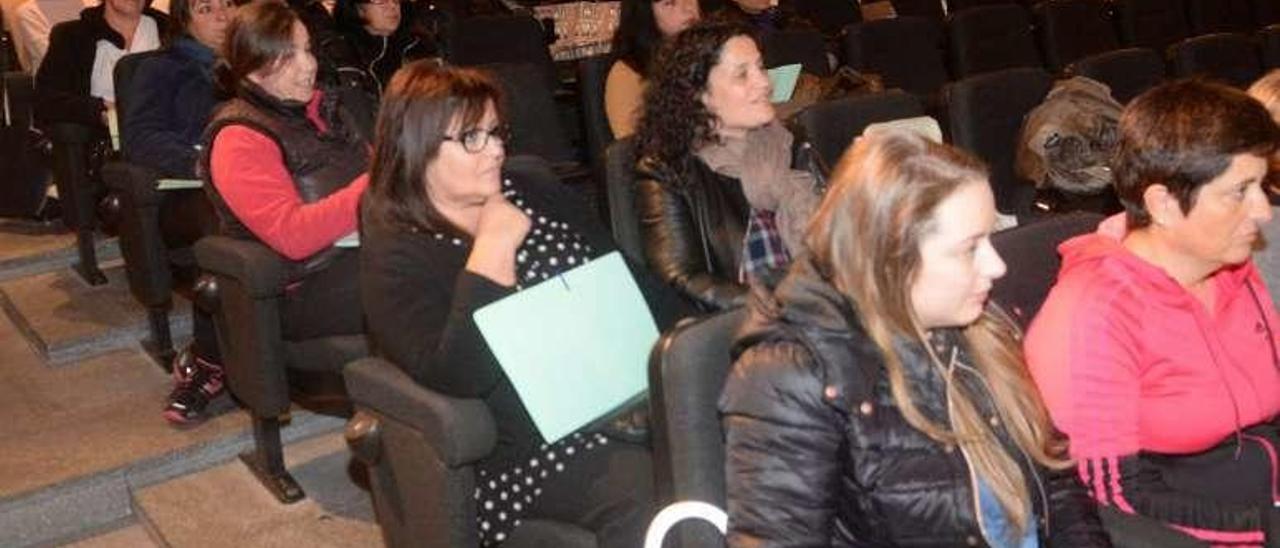 Participantes en el curso de cuidadores de dependientes. // N. Parga