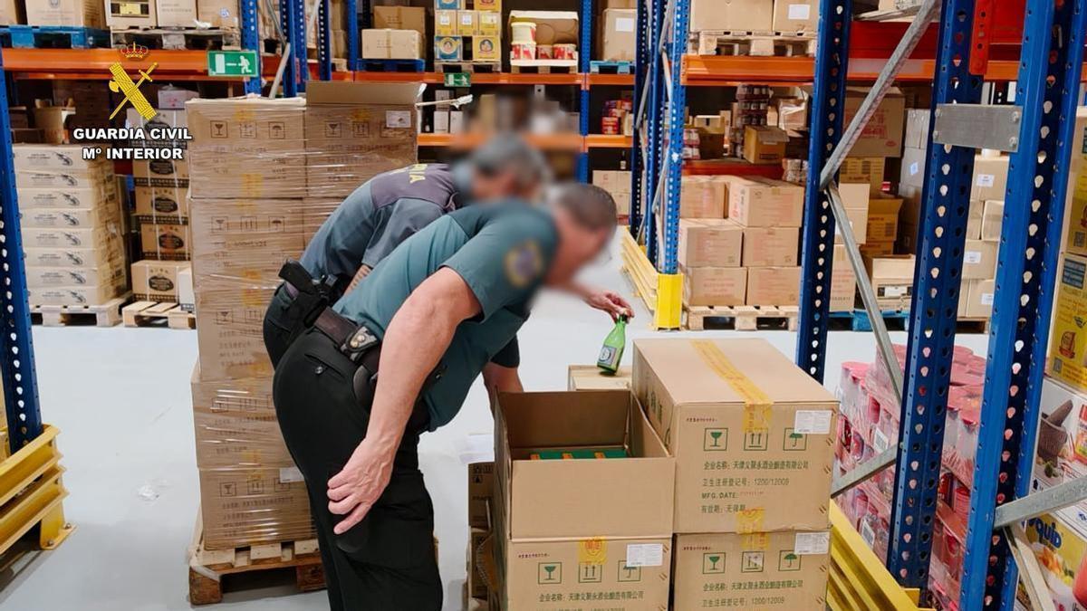La Guardia Civil retira más de 3.400 botellas de alcohol ilegal