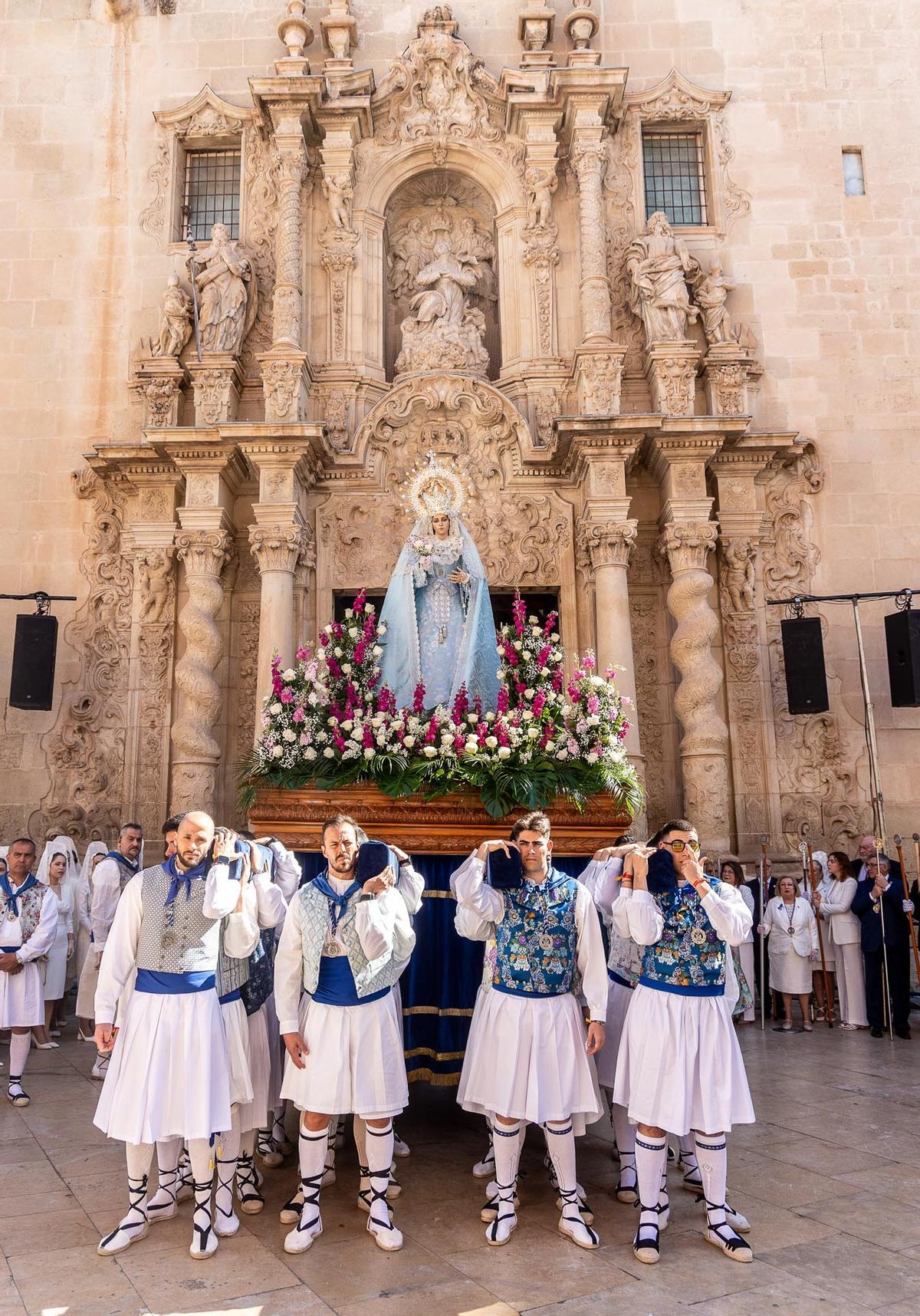 Aleluyas como colofón de la Semana Santa Alicantina Aleluyas como colofón de la Semana Santa Alicantina
