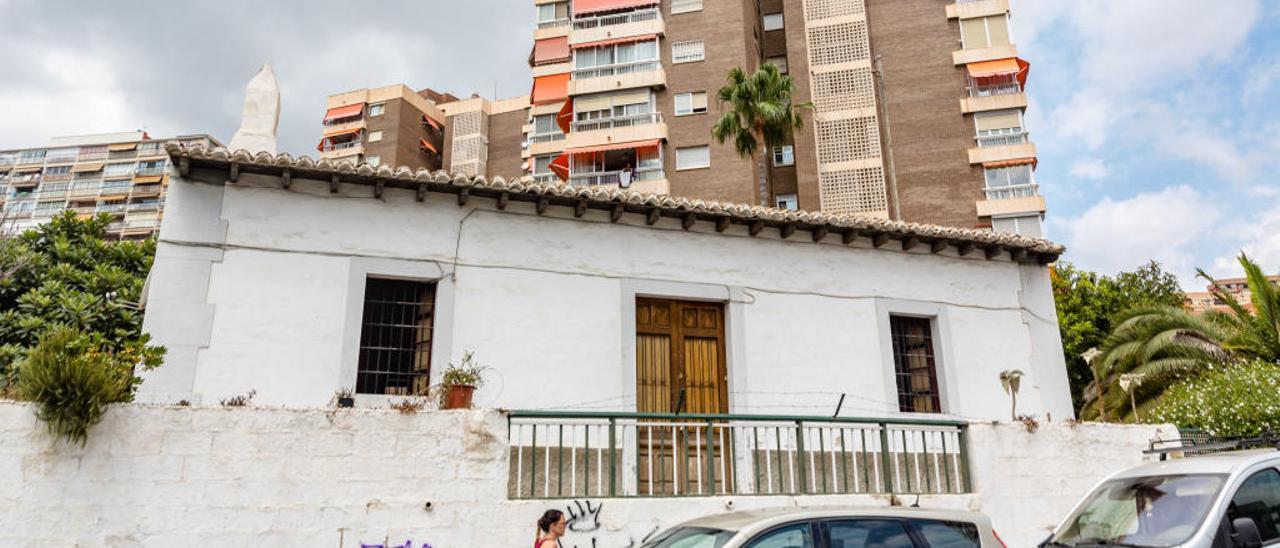 La antigua casa de los peones camineros en Emilio Ortuño.