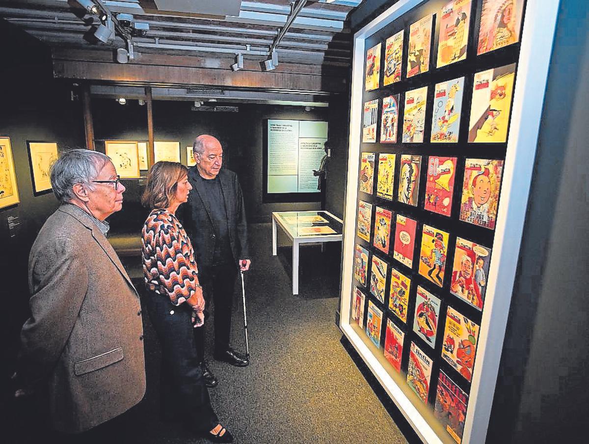Algunes de les pàgines exposades a la Fontana d'Or.