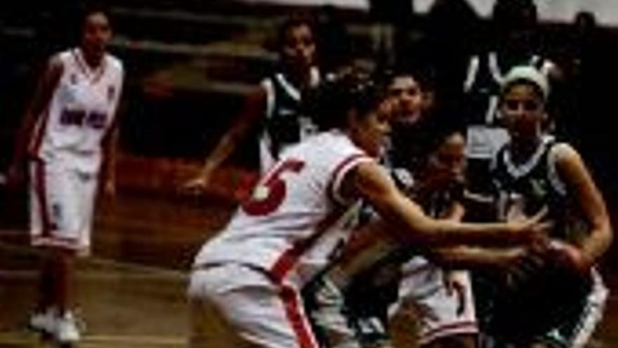 LAS PROMESAS DEL FEMENINO CACERES ARRASAN