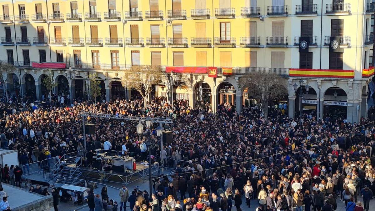 VÍDEO | Ambiente en la Plaza Mayor en el Domingo de Resurrección