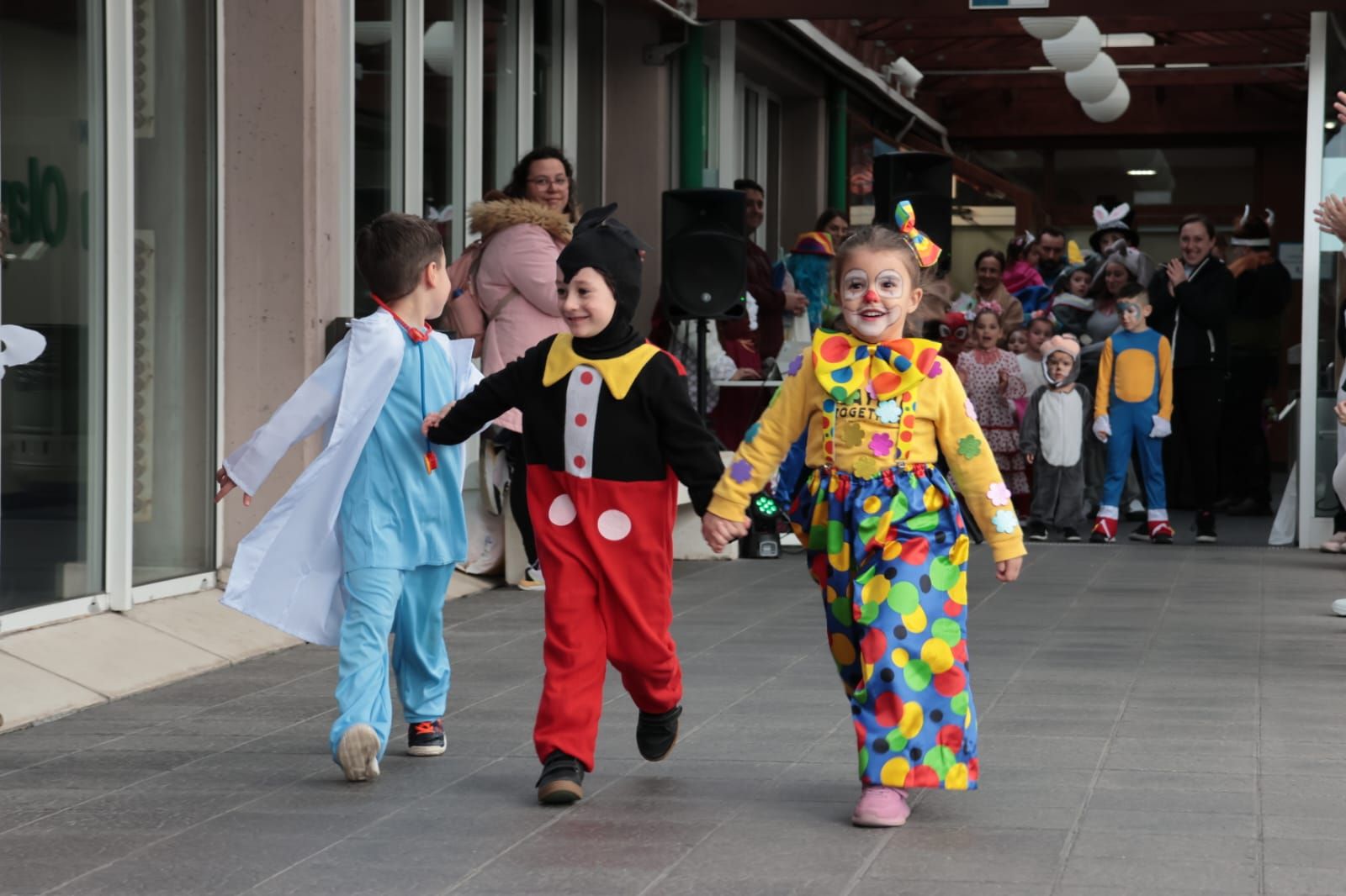 Así fue la fiesta carnavalera en el Santa Olaya (en imágenes)