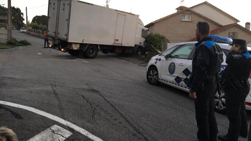 Efectivos de la Policía Local en el lugar de los hechos.