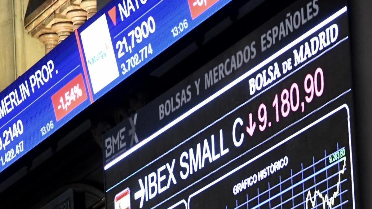 Valores del Ibex 35 en los paneles de la Bolsa de Madrid.