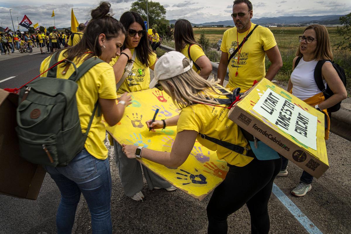 Les fots de la jornada de vaga dels docents a la Catalunya central aquest dijous
