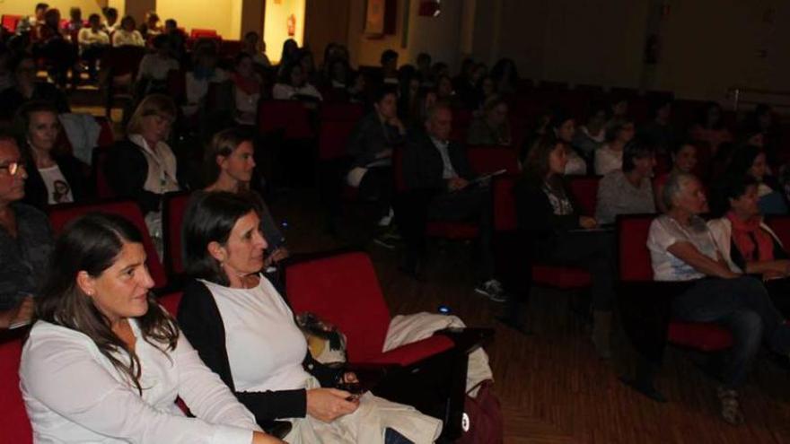 Asistentes a las jornadas, ayer, durante la sesión inaugural en el auditorio.