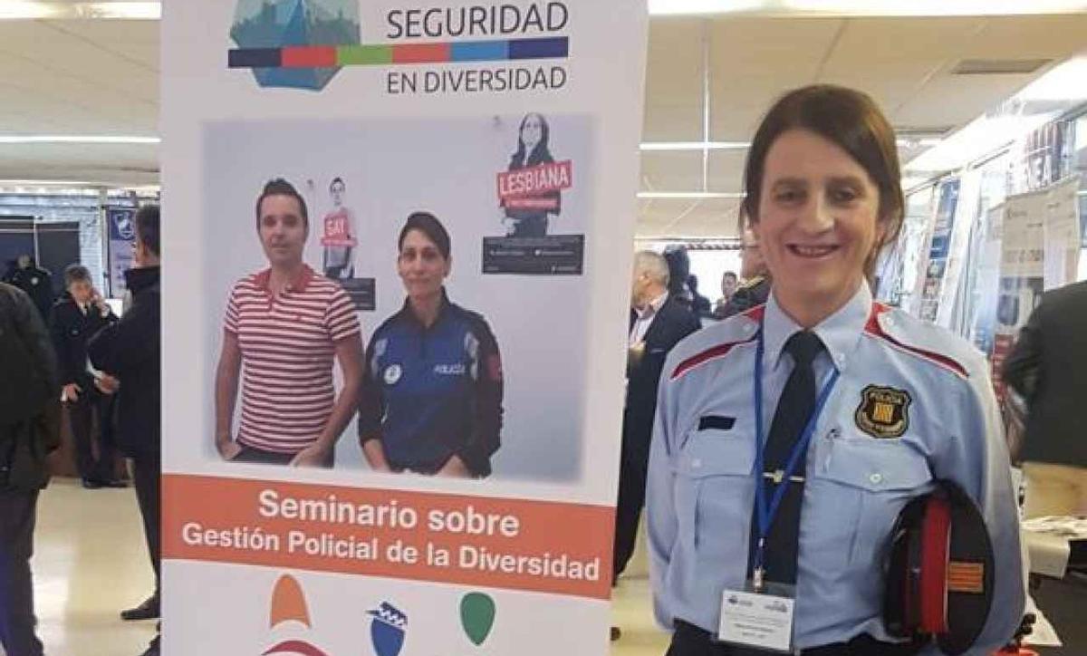 Marta Reina, con el uniforme de Mossos durante un acto sobre diversidad