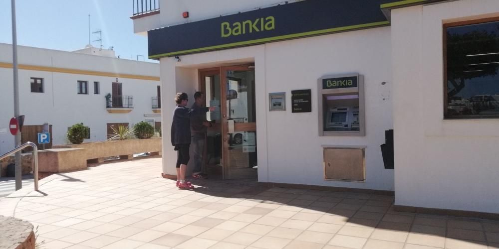 Atraco en una oficina de Bankia de Ibiza.