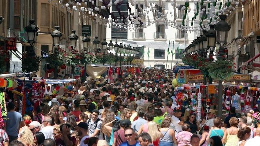 Último día de Feria de Málaga en la calle Larios.
