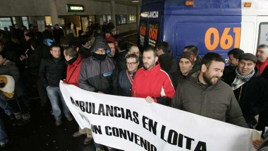 Trabajadores de ambulancias gallegas harán paros todos los jueves y viernes