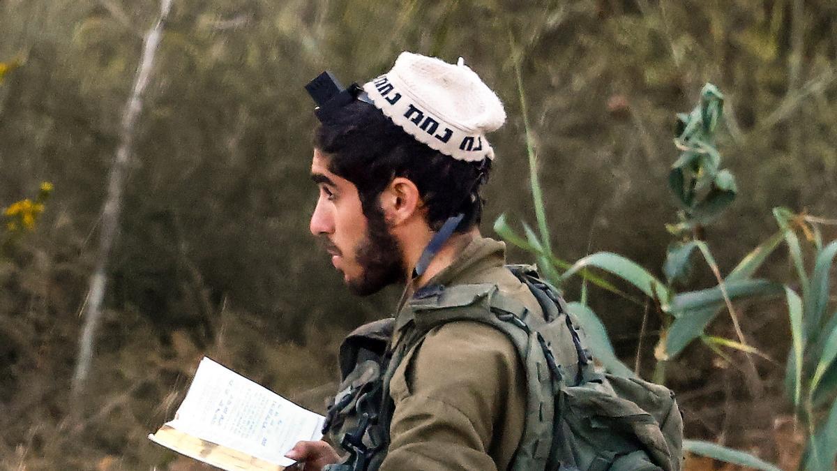 Un soldado israelí en la frontera con Gaza.