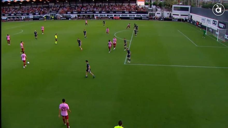 El golazo antológico de Sato en su debut con el Valencia CF
