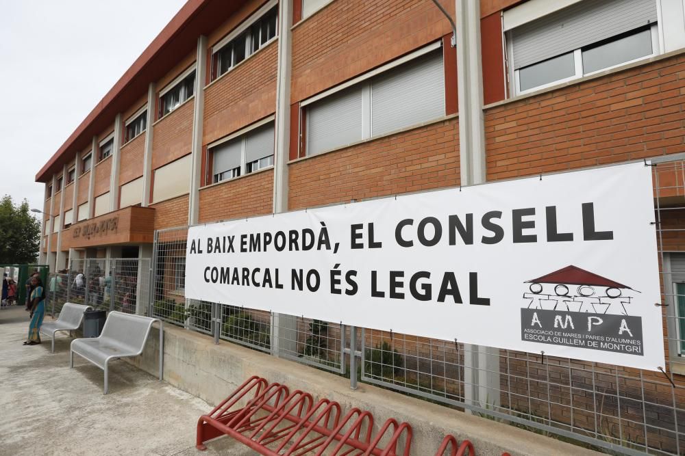 Protesta per reclamar la gestió del menjador escolar a Torroella de Montgrí