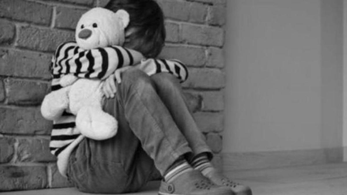 Un niño de 3 años cuenta, ayudado de un peluche, los abusos sexuales que sufrió en un colegio de Gran Canaria