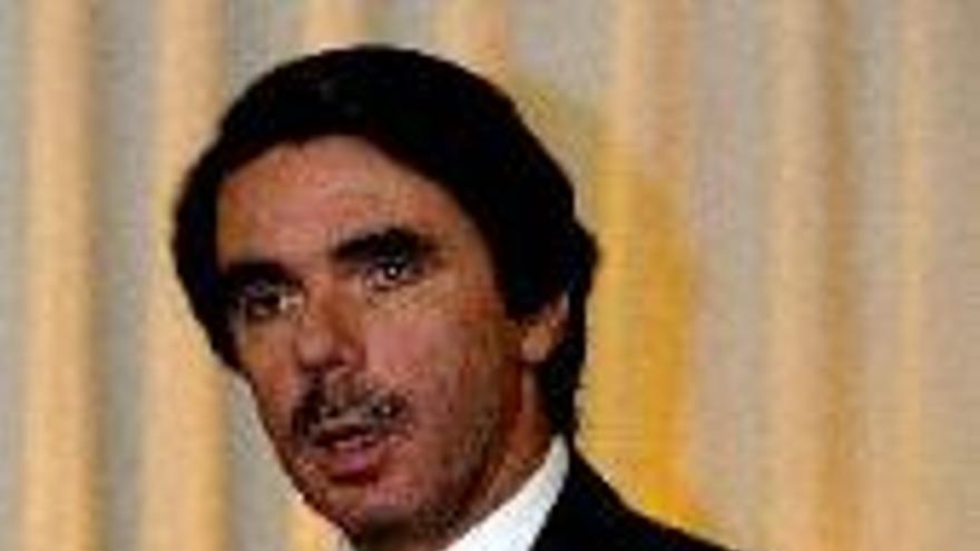 Aznar pide más &quot;patriotismo constitucional&quot;