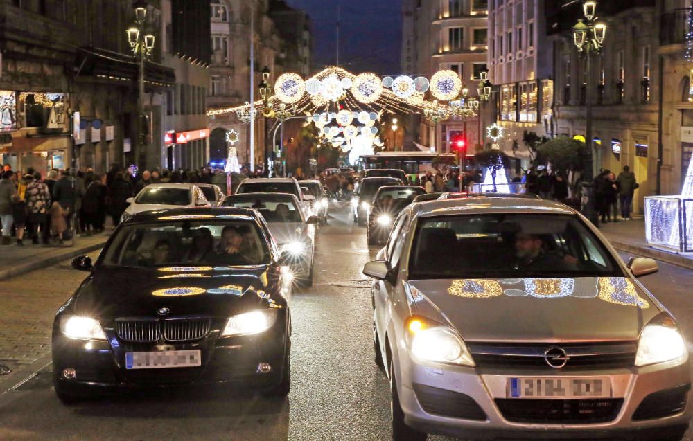 El centro de Vigo se llena para ver las luces