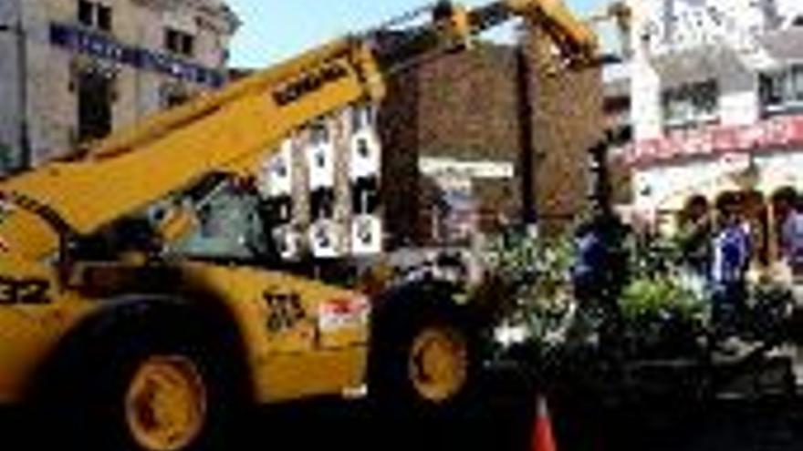 OBRAS EN LA PLAZA DE MAURA