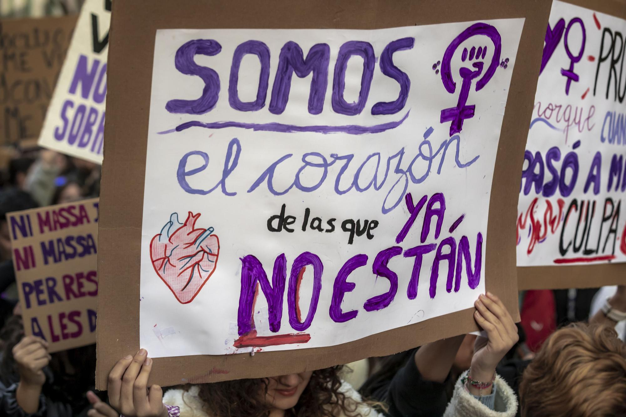 Manifestación feminista en Palma alternativa a favor de los derechos trans