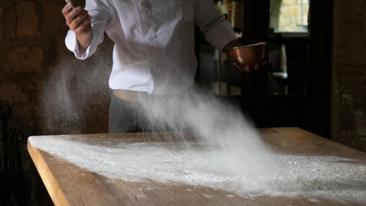 Harinas de espelta, trigo negrillo o centeno gigantón dan forma al pan y a algunos de los platos más emblemáticos de Molino de Alcuneza, siempre ligados a productores locales.