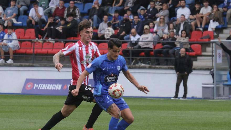 Carbonell realizó el único tanto del partido. | Roi Cruz