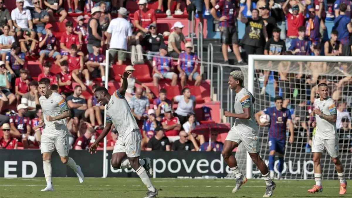 El Castellón reina en un trepidante partido ante el Eldense