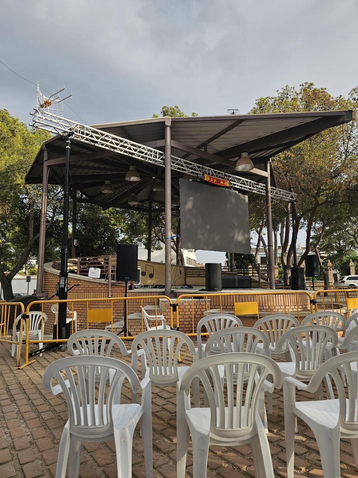 Estructura montada en Rocafort para poder ver el partido de semifinales