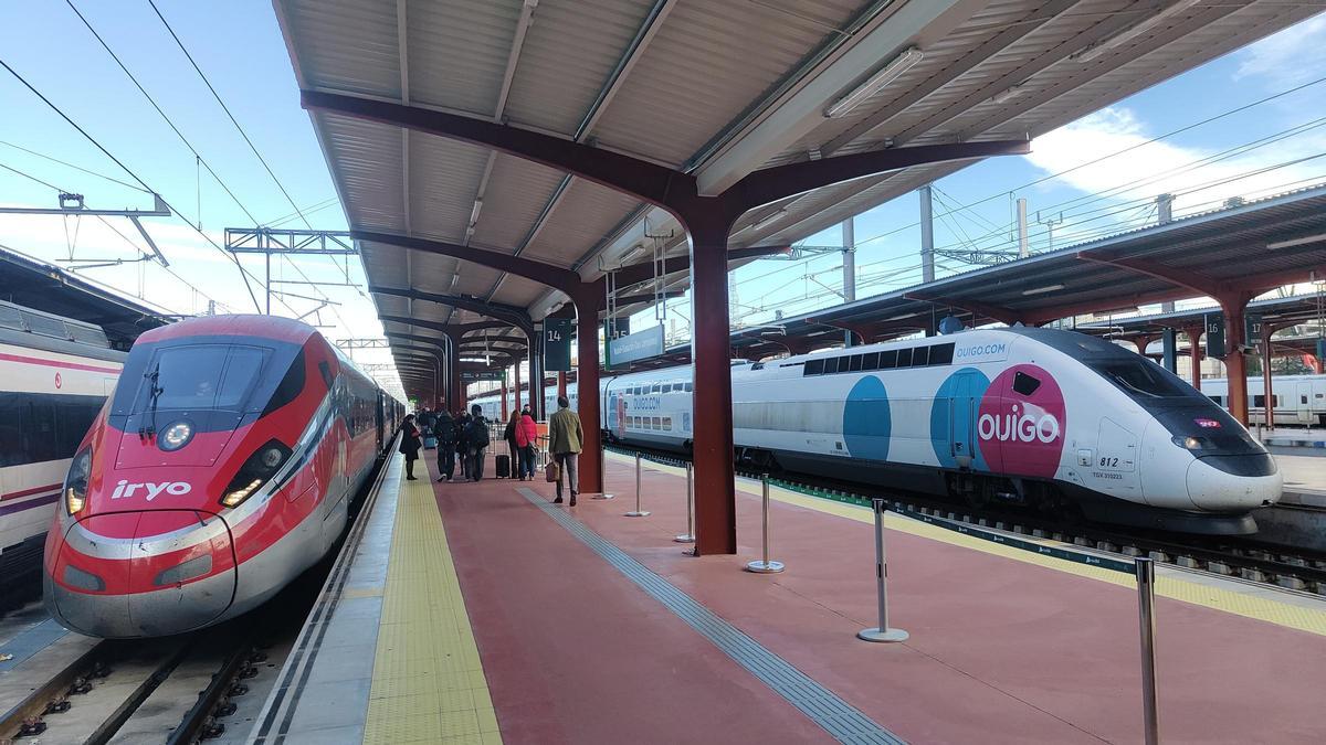 Trenes de Iryo y Ouigo en la estación de Madrid-Chamartín en una imagen de archivo