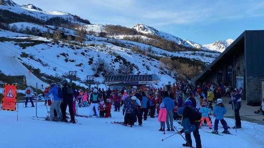 Fuentes de Invierno sigue en buena racha, con todas sus pistas abiertas