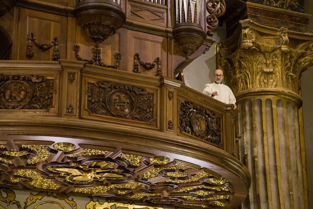 Bendición de la restauración del órgano de la Arciprestal de San Martín en Callosa de Segura por parte del obispo Jesús Murgui